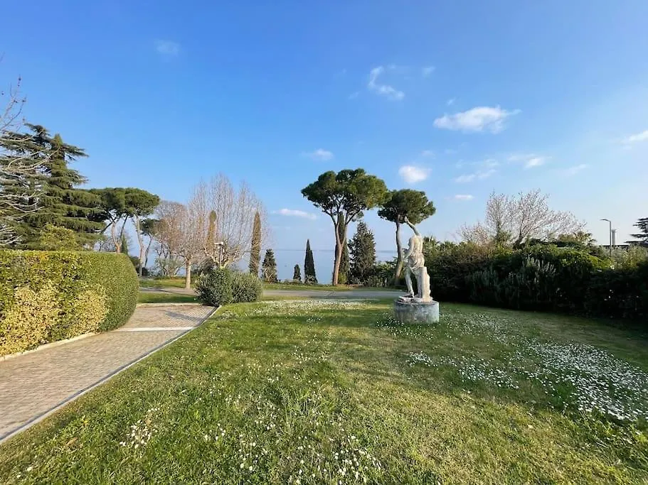 Lake View Apartment Padenghe sul Garda Włochy