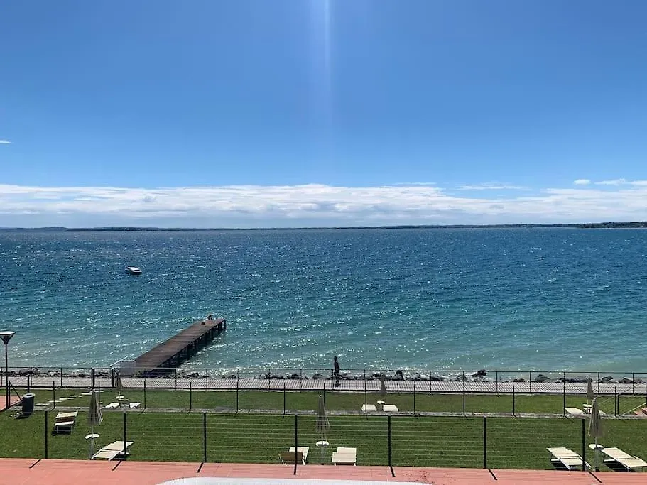Lake View Apartment Padenghe sul Garda 0*,  Italy